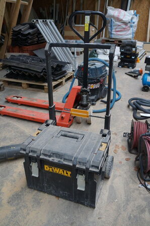 Værktøjskasse på hjul DEWALT 