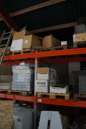 3 fags pallereol med indhold af diverse teglsten mv.