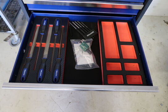 Værktøjsvogn med indhold 