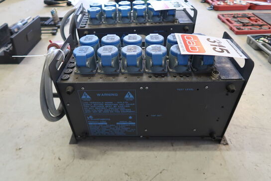 Strømfordeler med 12 udtag 