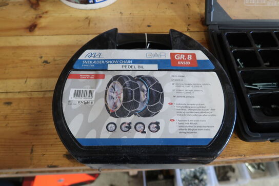 Værkstedsbord med indhold 