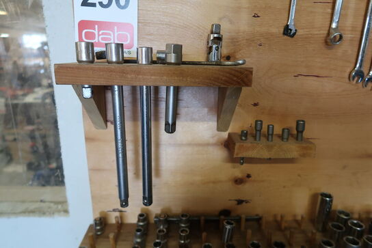 Værkstedstavle med stort parti toppe & ringnøgler 