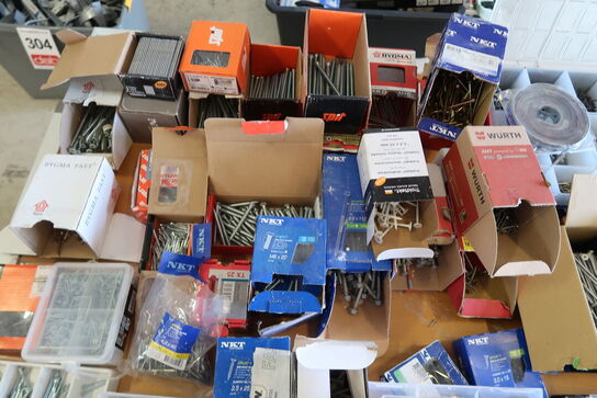 Rullebord med indhold 