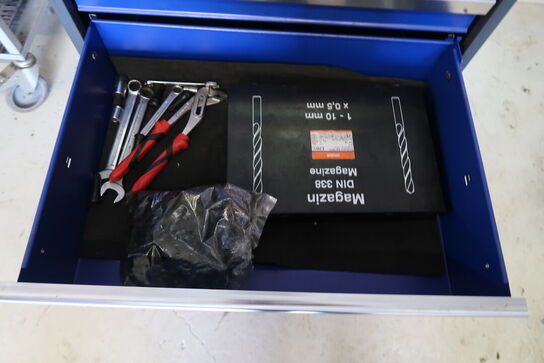 Værktøjsvogn med indhold 