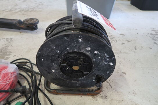 Diverse forlængerledninger m.m. 