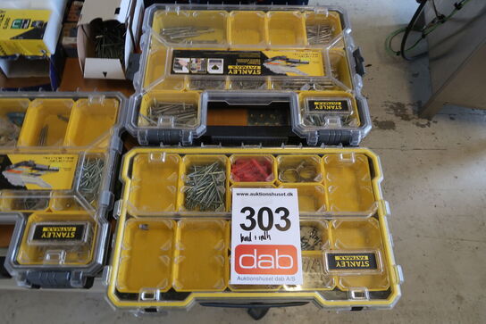 Rullebord med indhold 