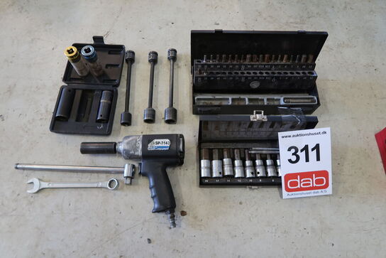 Trykluftslagnøgle + diverse toppe 