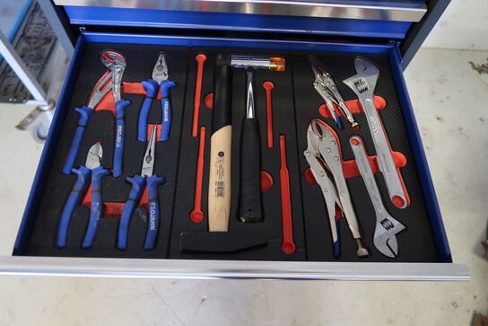 Værktøjsvogn med indhold 