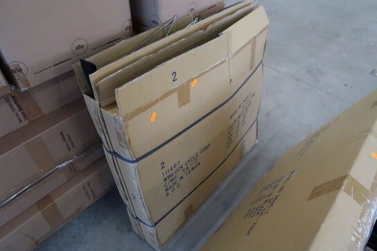 2 paller med hjulskærme, kædeskærme, cykelkurve m.m.