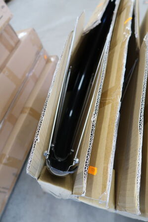 2 paller med hjulskærme, kædeskærme, cykelkurve m.m.