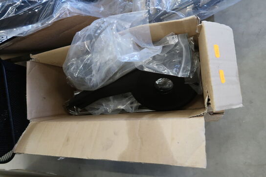 2 paller med hjulskærme, kædeskærme, cykelkurve m.m.