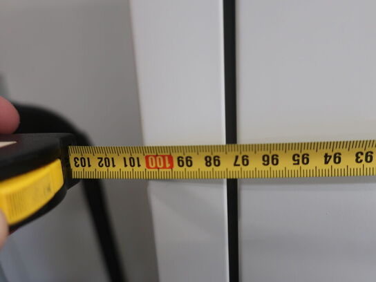 Stålskab 101x200x60 inkl. indhold