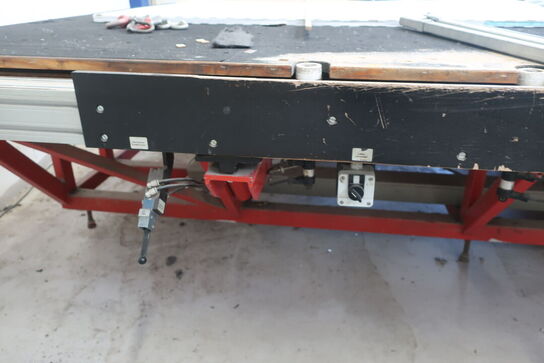 Skærebord (Oplyst defekt og kun brugt som "knækkebord")