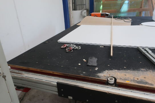 Skærebord (Oplyst defekt og kun brugt som "knækkebord")