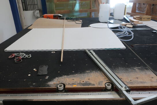 Skærebord (Oplyst defekt og kun brugt som "knækkebord")