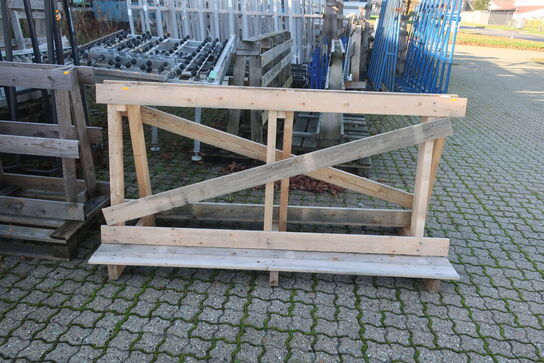 Diverse træstativer