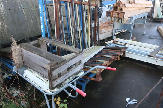 Reolsystem samt glasstativer