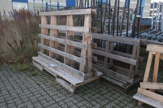 Diverse træstativer