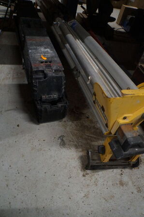 2 stk. arbejdsbukke & bord