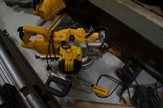 Kap-/geringsav DEWALT DWS773