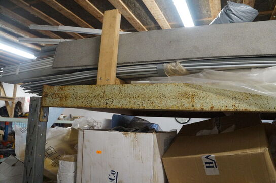 Indhold på lagerreol