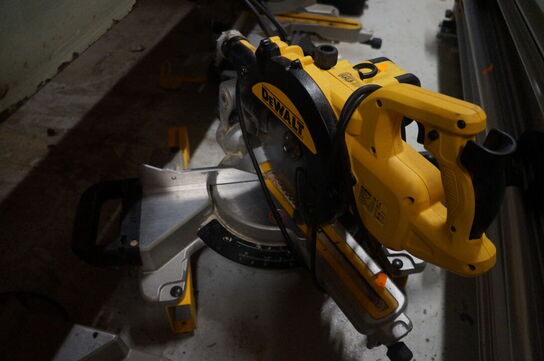 Kap-/geringsav DEWALT DWS773