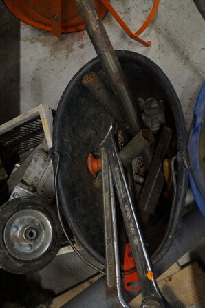 Diverse nøgler, møtrikker, m.v.