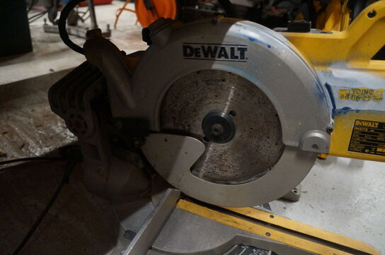 Kap-/geringsav DEWALT DWS778
