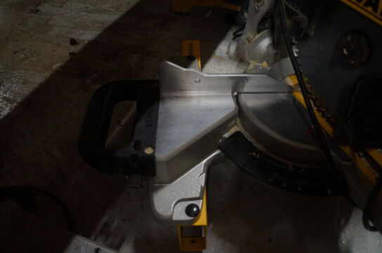 Kap-/geringsav DEWALT DWS773