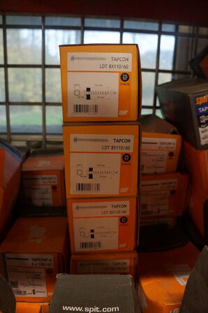 Stort parti diverse søm/skruer SPIT