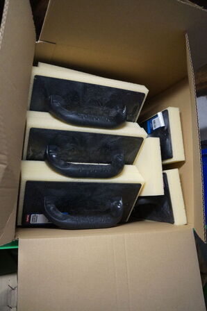 Lagerreol med indhold