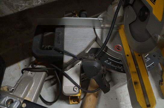 Kap-/geringsav DEWALT DWS777