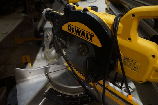 Kap-/geringsav DEWALT DWS773