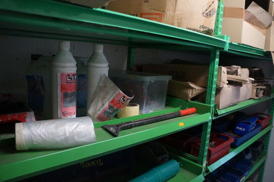 Lagerreol med indhold