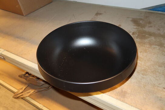 1 stk. Skål sort D355 x H130 mm 7 ltr Emile Henry
