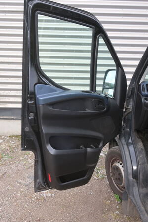 Varebil IVECO 35s18 3,0 WB4100 Aut.