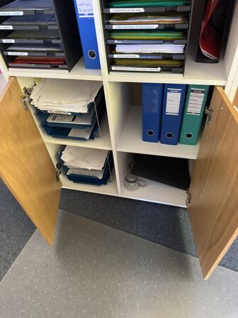 ELHæve/Sænkebord inkl. reoler