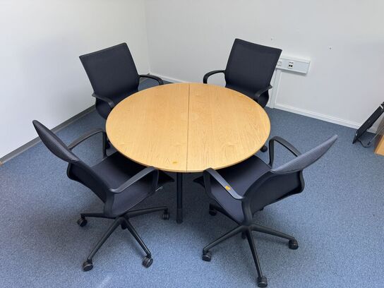 Rundt bord inkl. 4 kontorstole