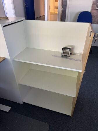 EL Hæve/Sænkebord inkl. reol