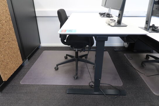 Hæve-/sænkebord - 160x80 cm + kontorstol & underlag 