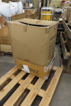 2 stk. kasser med alarmbrikker