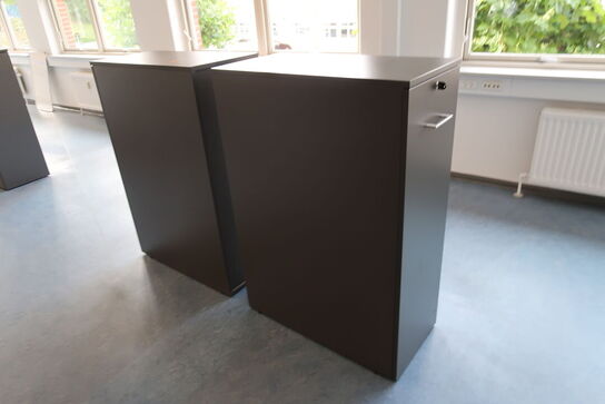 2 stk. skabe HOLMRIIS