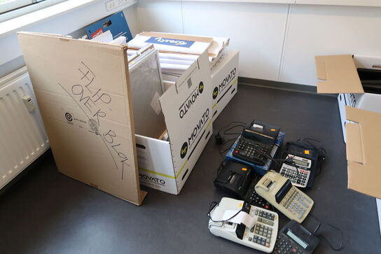 Div. Flyttekasser med kontorartikler og elektronik
