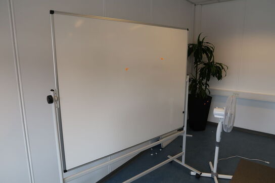 Whiteboard på hjul samt ventilator