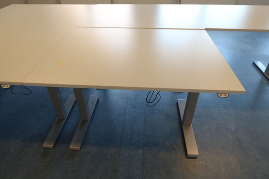 El. hæve/sænke skrivebord KINNARPS