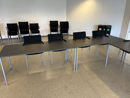 2 stk. HOLMRIS borde samt 4 stk. BEJOT konferencestole