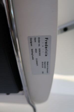 Barbord KINNARPS med 2 stk. barstole FREDERICIA FURNITURE