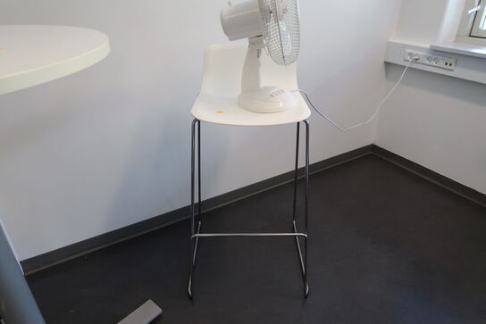 Barbord KINNARPS med 2 stk. barstole FREDERICIA FURNITURE