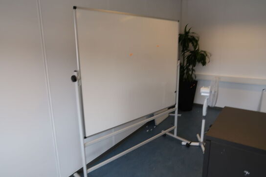 Whiteboard på hjul samt ventilator
