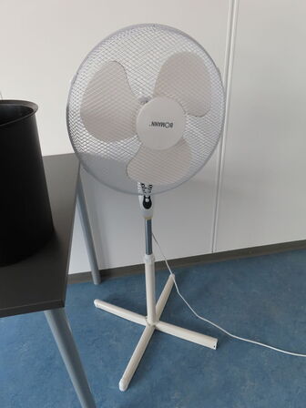 Mødebord HOLMRIIS Ergomade med gulvventilator